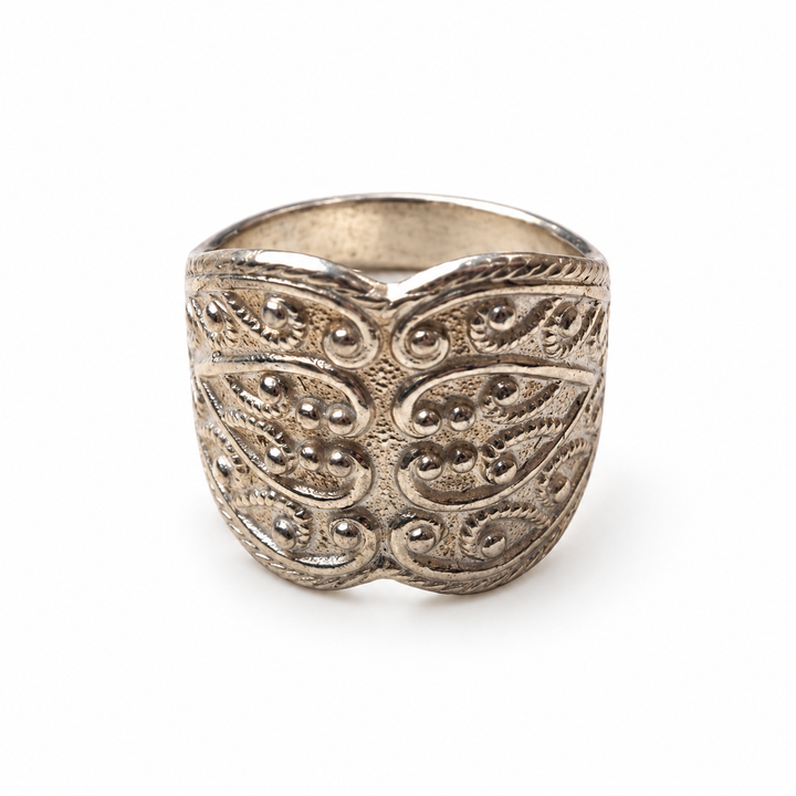 Barcelona Ring (Silver). Shield Statement Ring. Jewelry Gift.